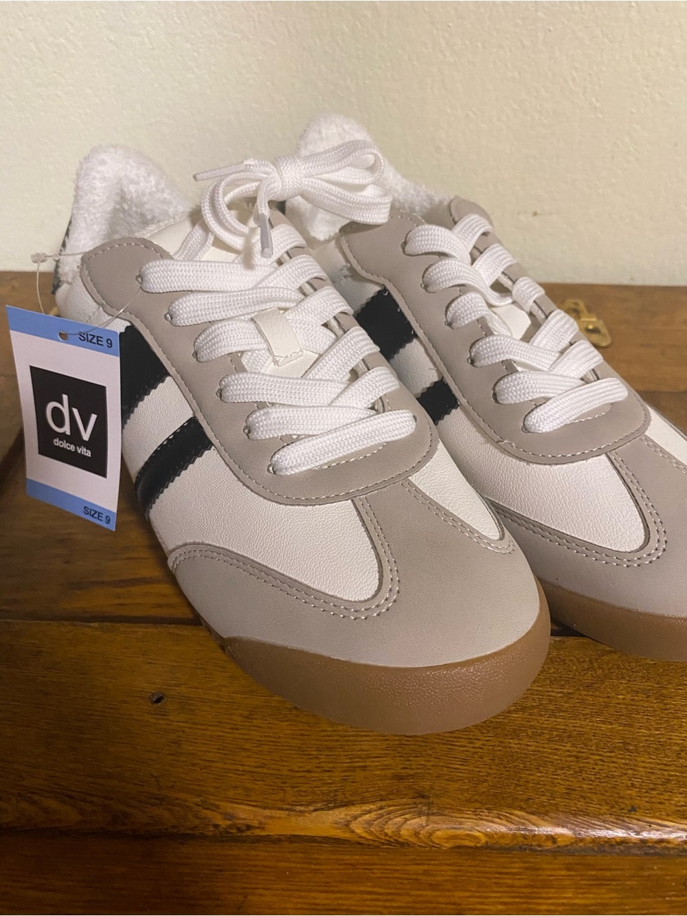 DV Dolce Vita White & Black Stripe Lace-Up Sneakers Women Size 9 NWT